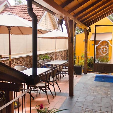 Hotel Bougainviller Кампала Экстерьер фото