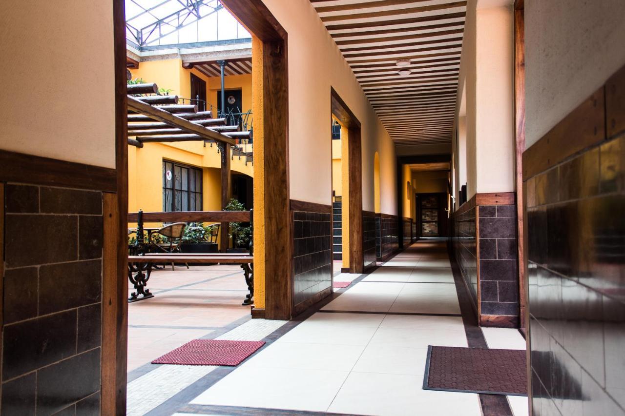 Hotel Bougainviller Кампала Экстерьер фото