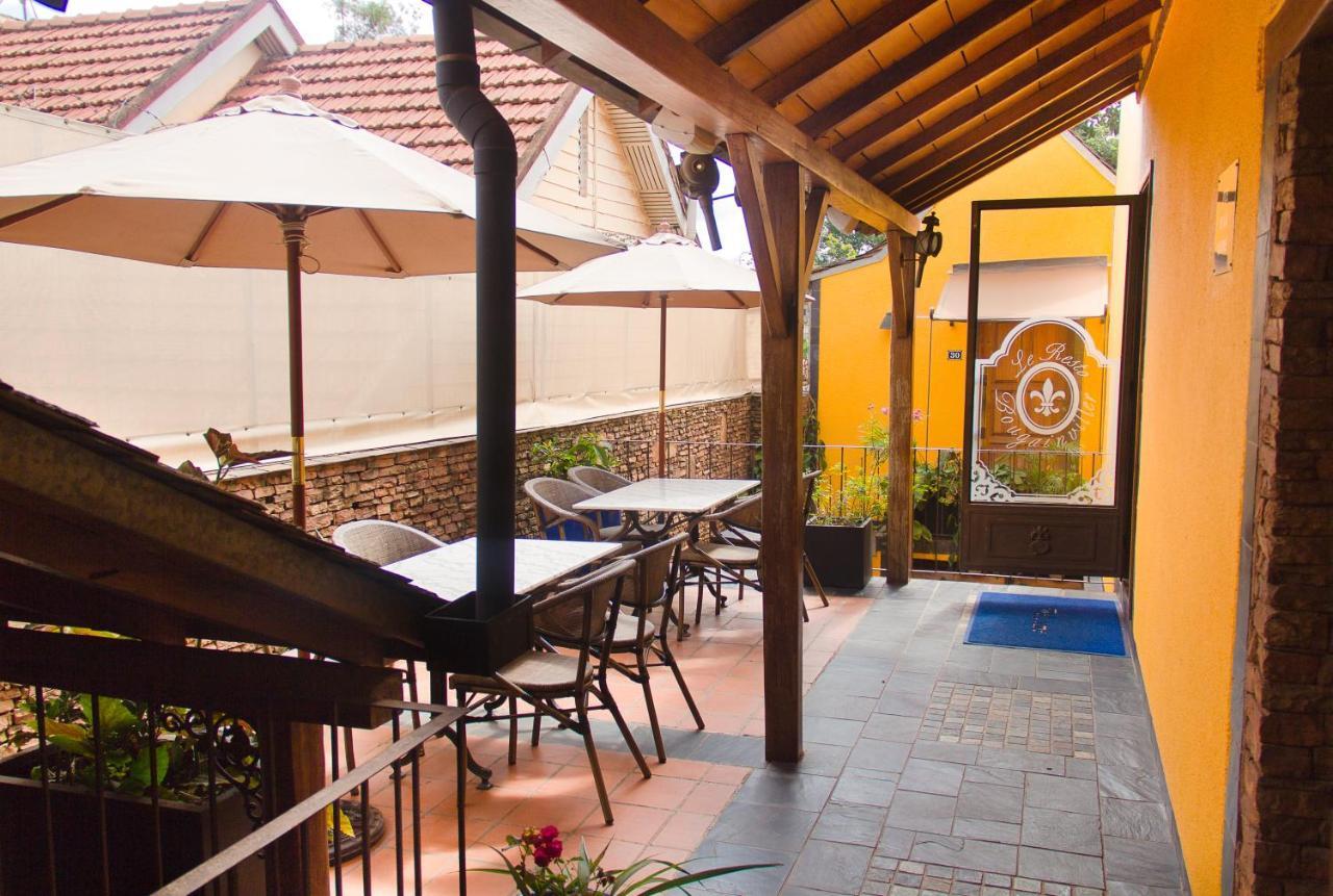 Hotel Bougainviller Кампала Экстерьер фото