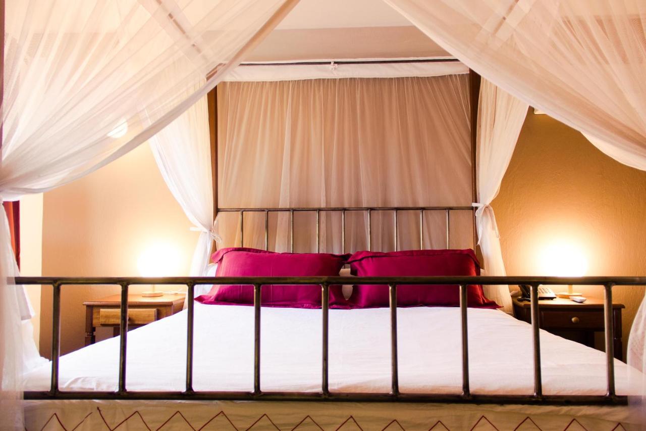 Hotel Bougainviller Кампала Экстерьер фото